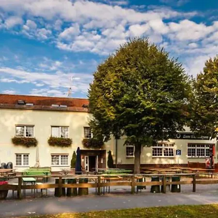 & Zum Eichenkranz Kolzenburg
